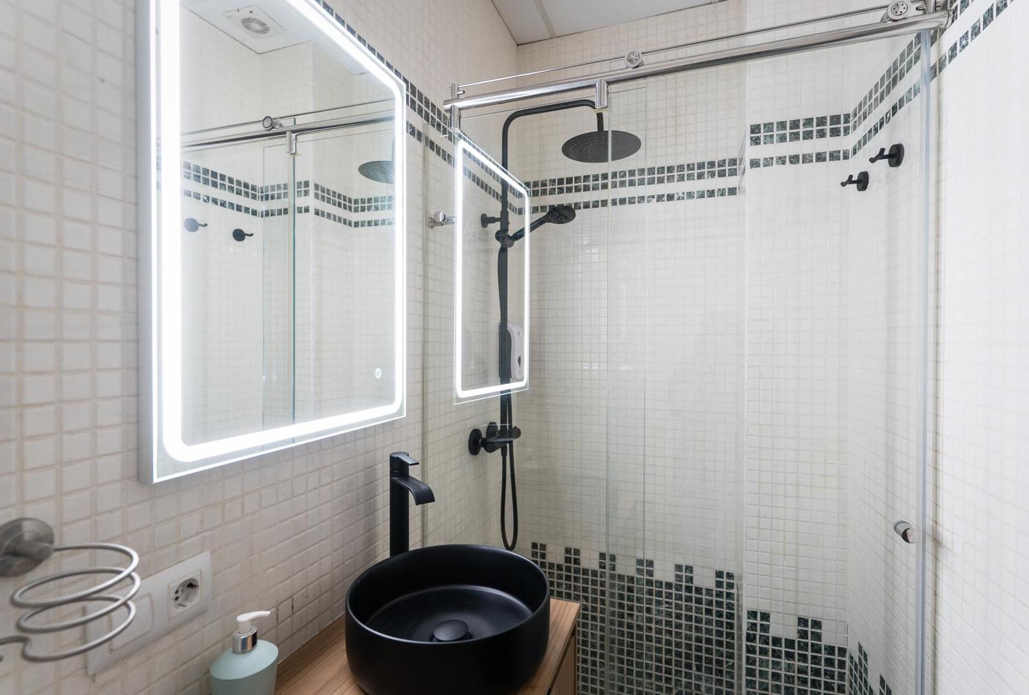 Apartamento Triana Deluxe Con Patio Privado Sevilla Buitenkant foto