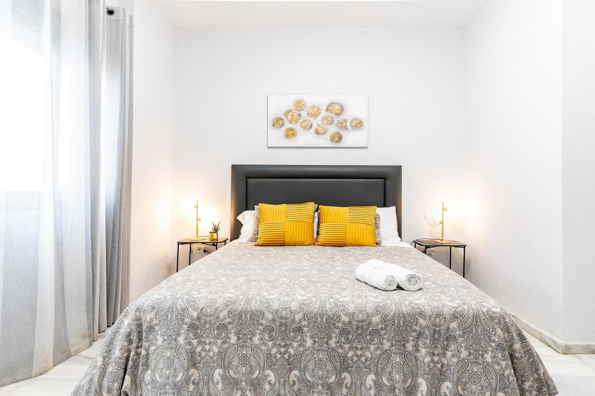 Apartamento Triana Deluxe Con Patio Privado Sevilla Buitenkant foto